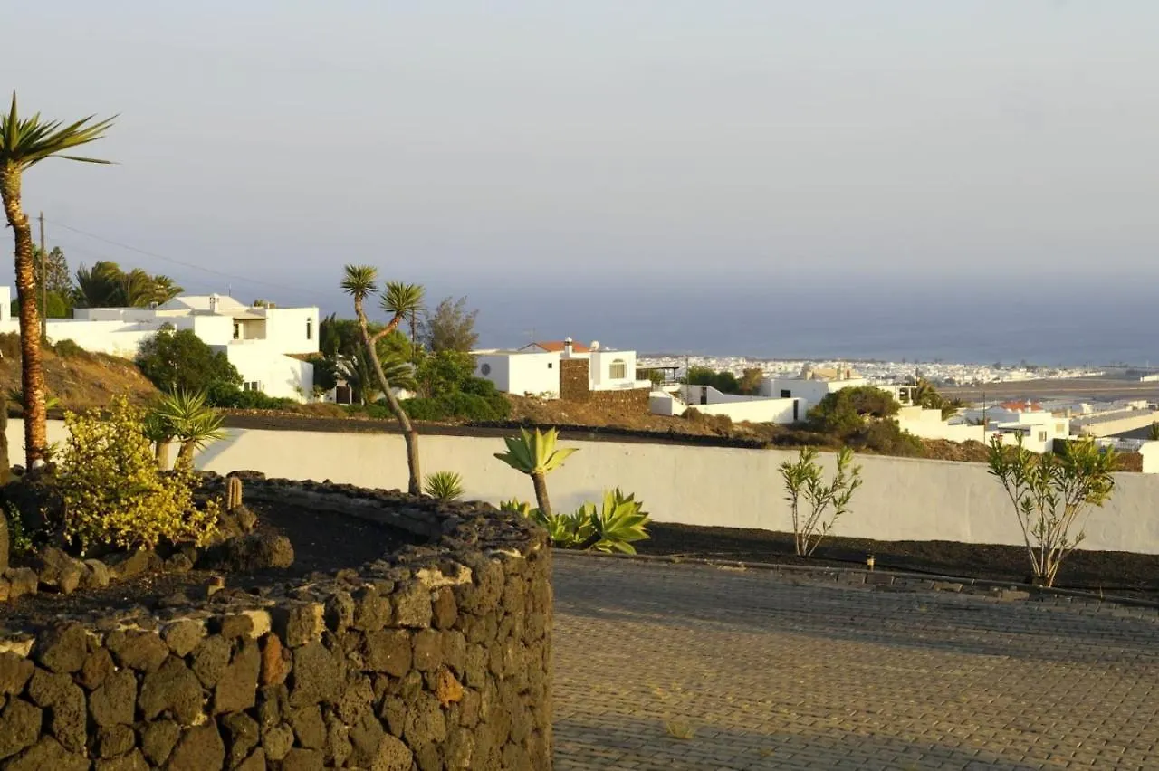 Villa Feliza Güime 0*,